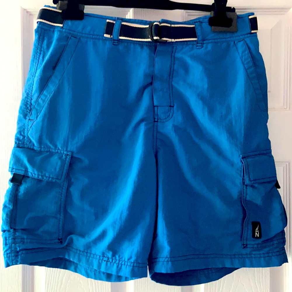 NÁUTICA CARGO SHORT BLUE SIZE 33 IN GOOD COND